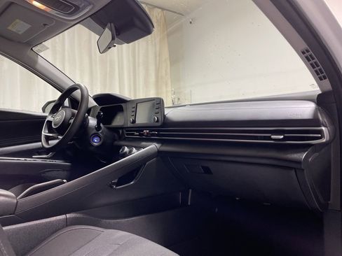 Used 2024 Hyundai Elantra SE image 13