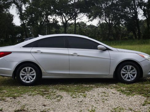 Used 2011 Hyundai Sonata GLS FWD image 13