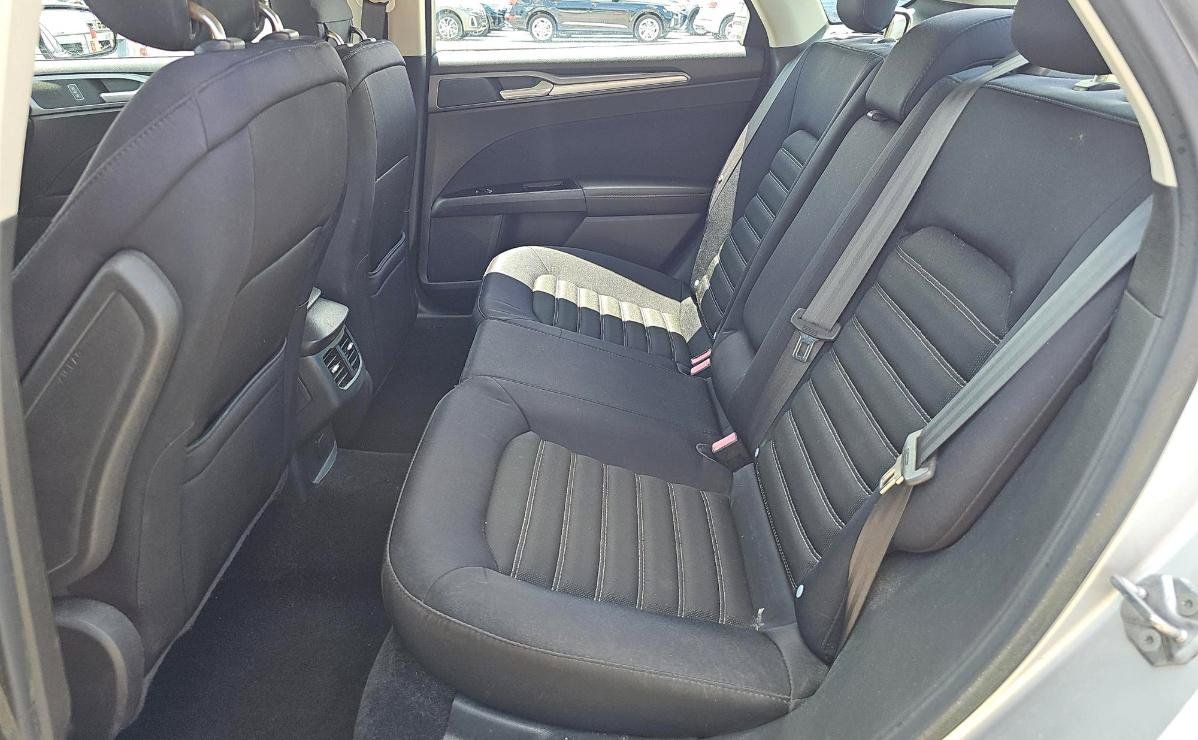 Used 2013 Ford Fusion SE FWD image 12