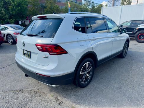 Used 2018 Volkswagen Tiguan SEL AWD/4WD image 6