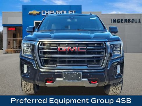 Used 2022 GMC Yukon XL AT4 image 3