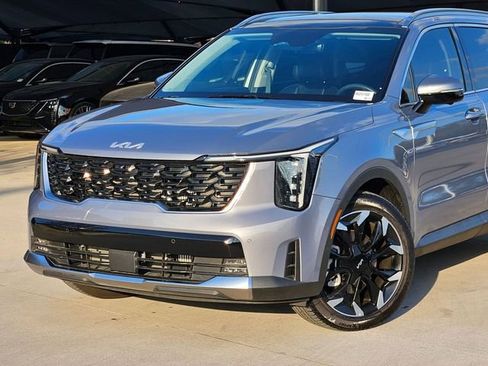 Used 2024 Kia Sorento SX image 5