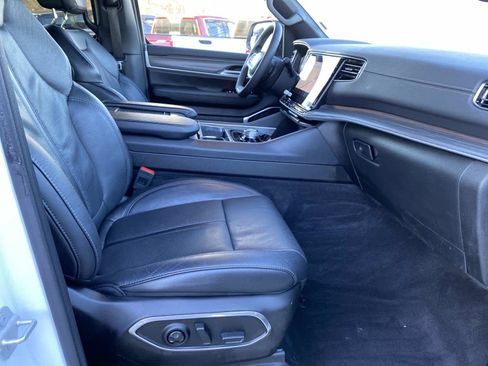 Certified 2024 Jeep Wagoneer Series II image 23