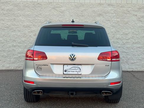 Used 2012 Volkswagen Touareg Sport image 7