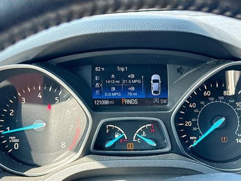 Used 2017 Ford Escape SE w/ Equipment Group 201A FWD image 16