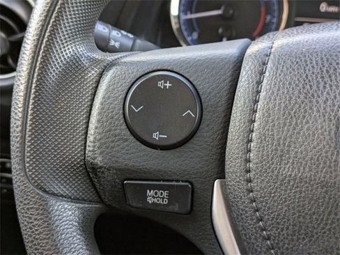 Used 2019 Toyota Corolla LE image 24