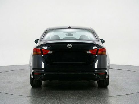 Used 2025 Nissan Altima 2.5 SV image 7