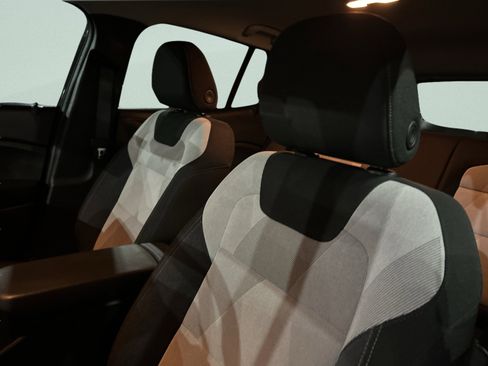 Used 2024 Chevrolet Trax LS w/ LS Convenience Package image 9