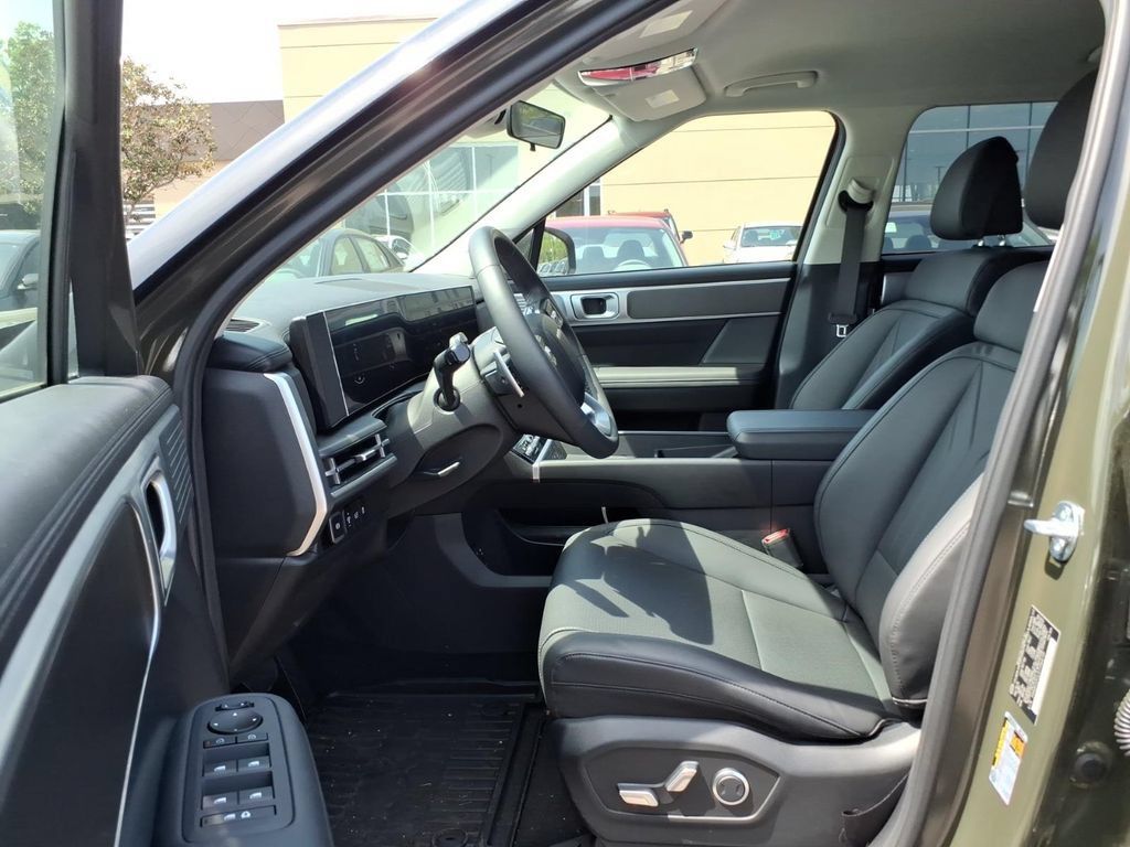 Used 2026 Hyundai Santa Fe SEL AWD/4WD image 16