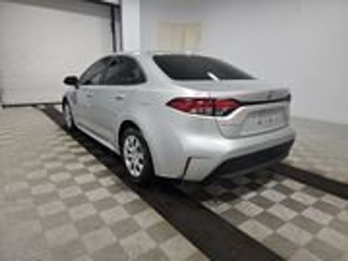 Used 2025 Toyota Corolla XLE image 4