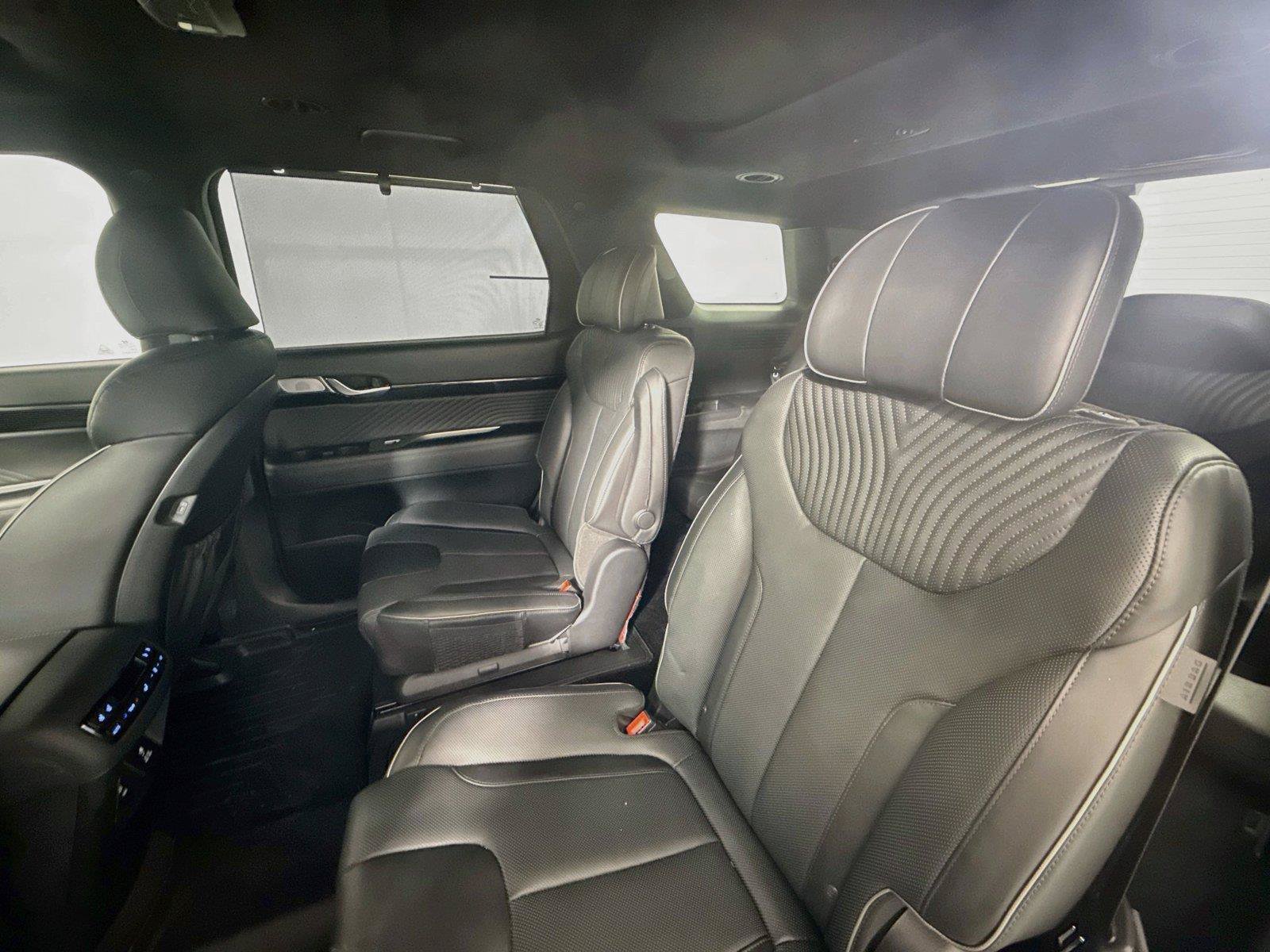 Used 2024 Hyundai Palisade Calligraphy FWD image 9