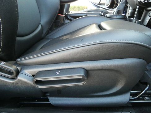 Used 2015 MINI Cooper S image 31