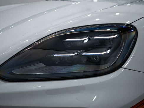 Certified 2026 Porsche Cayenne Coupe image 23