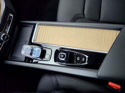 New 2026 Volvo XC60 B5 Plus w/ Protection Package Premier image 26