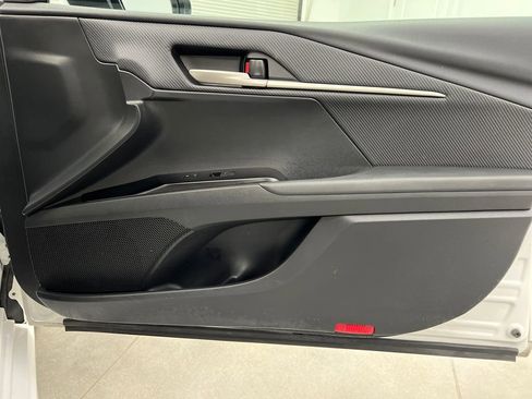 Used 2025 Toyota Camry SE image 23