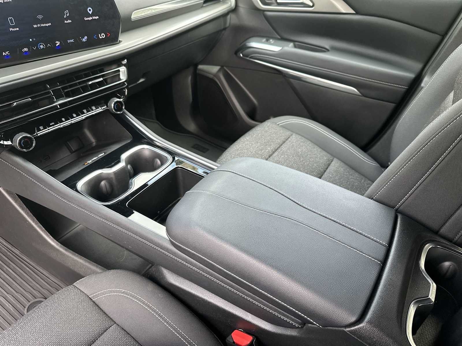Certified 2025 Chevrolet Traverse LT FWD image 21
