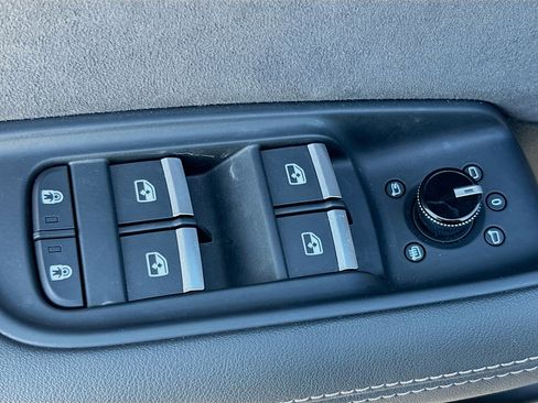 Used 2024 Audi SQ8 Prestige w/ Prestige Package image 23