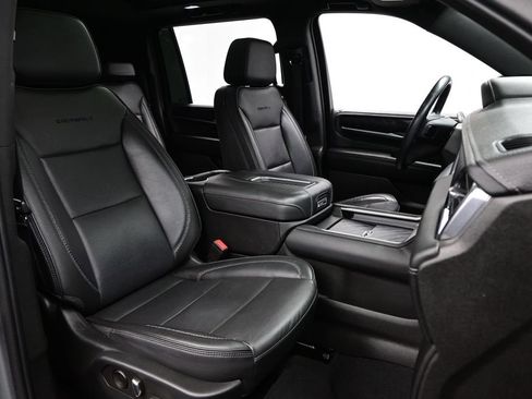 Used 2022 GMC Yukon XL Denali AWD/4WD image 13