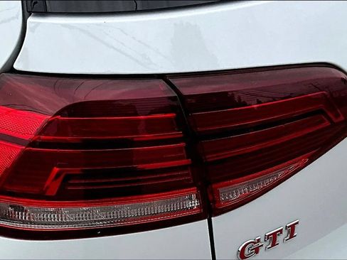 Used 2021 Volkswagen GTI SE FWD image 21