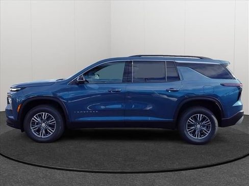 New 2026 Chevrolet Traverse LT image 2