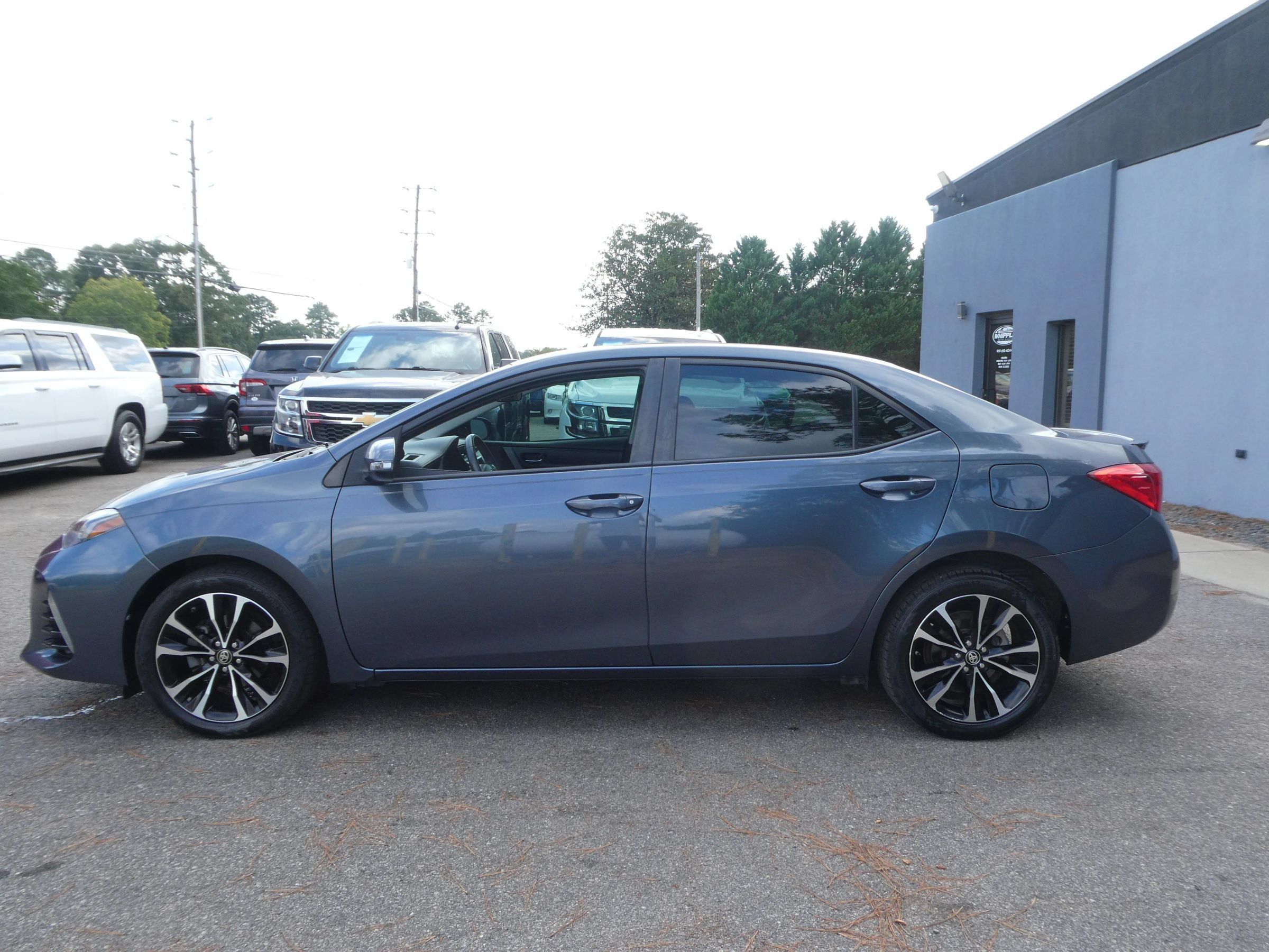 Used 2017 Toyota Corolla SE FWD image 9