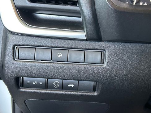 Used 2024 Nissan Rogue SV FWD image 63