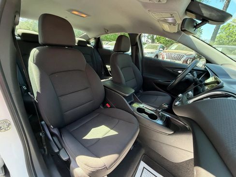 Used 2016 Chevrolet Malibu LT FWD image 9