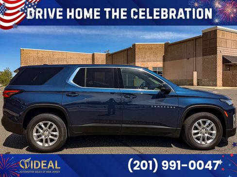 Used 2022 Chevrolet Traverse LS FWD image 8