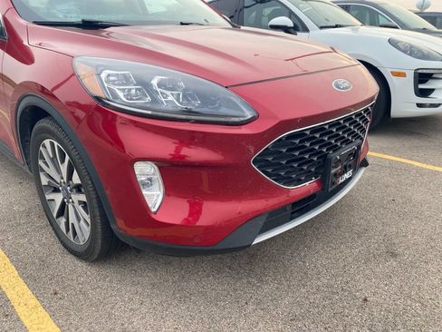 Used 2020 Ford Escape Titanium FWD image 5