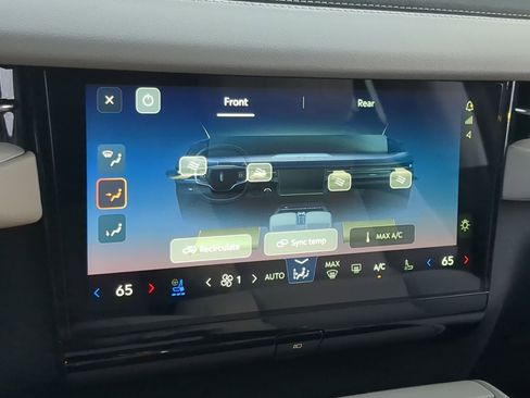 New 2026 Lincoln Navigator Premiere AWD/4WD image 18