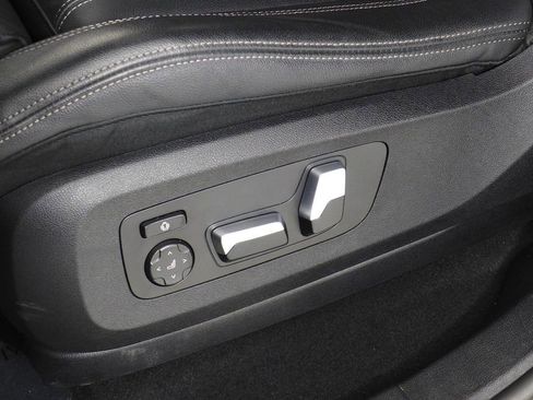 Used 2021 BMW X6 xDrive40i w/ M Sport Package image 23