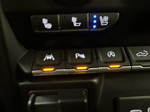 Used 2020 Chevrolet Silverado 1500 LTZ w/ LTZ Plus Package AWD/4WD image 39