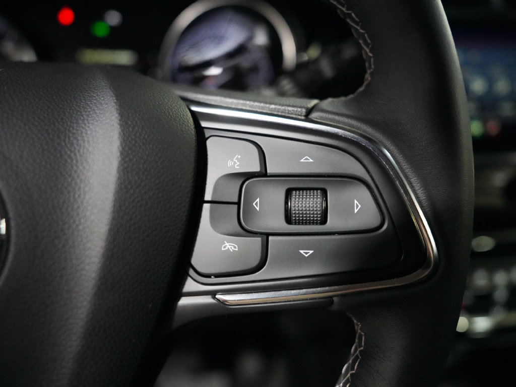 Used 2023 Buick Encore GX Select w/ Sport Touring Package AWD/4WD image 25
