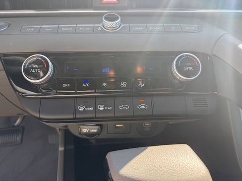 Certified 2024 Hyundai Elantra SEL FWD image 20
