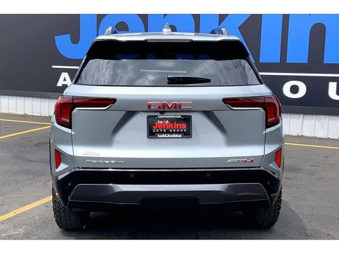 Used 2026 GMC Terrain AT4 w/ Convenience Package III AWD/4WD image 4