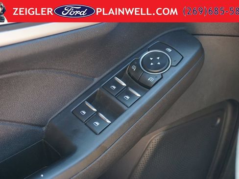 Used 2021 Ford Escape SE FWD image 27
