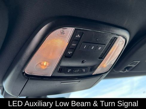 Used 2024 Dodge Durango GT RWD image 26