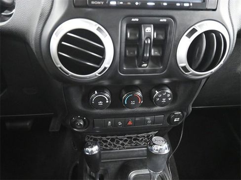 Used 2014 Jeep Wrangler Unlimited Sahara w/ Connectivity Group image 29