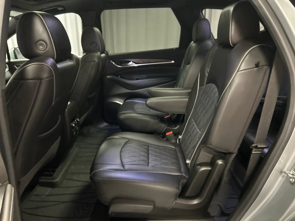 Used 2024 Buick Enclave Avenir w/ Avenir Technology Package AWD/4WD image 24
