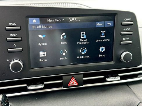 Used 2025 Hyundai Elantra Blue image 17