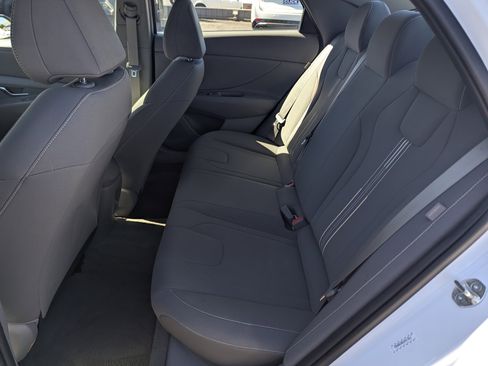 Certified 2024 Hyundai Elantra SEL image 8