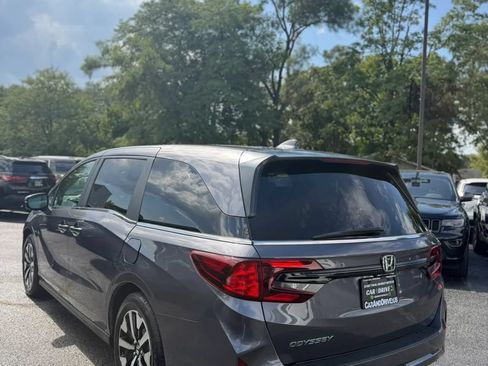 Used 2025 Honda Odyssey EX-L image 3