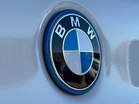 Used 2023 BMW 530e xDrive 530e iPerformance image 18