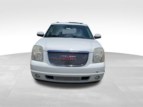 Used 2009 GMC Yukon Denali AWD/4WD image 2