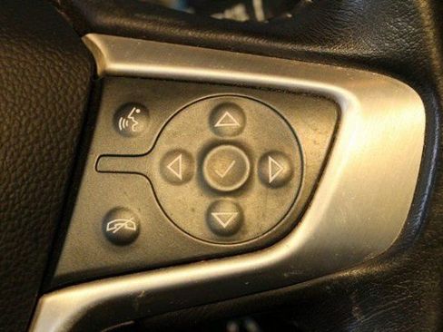 Used 2015 GMC Canyon SLT image 22