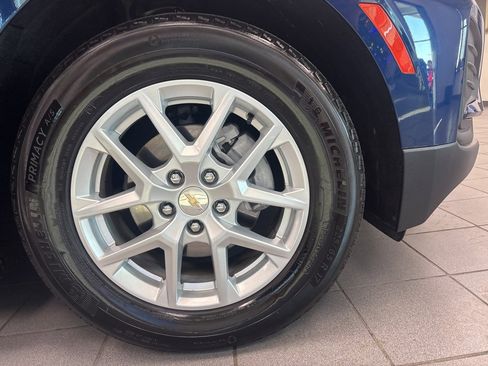 Used 2023 Chevrolet Equinox LS w/ LPO, Floor Liner Package image 9