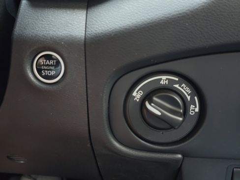Used 2023 Nissan Frontier SV w/ Technology Package AWD/4WD image 22