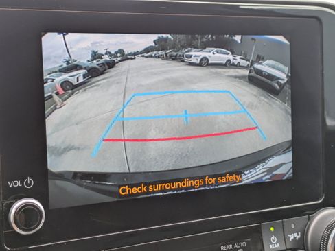 Used 2023 Toyota Highlander XLE image 23