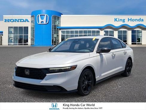 Used 2025 Honda Accord SE image 1