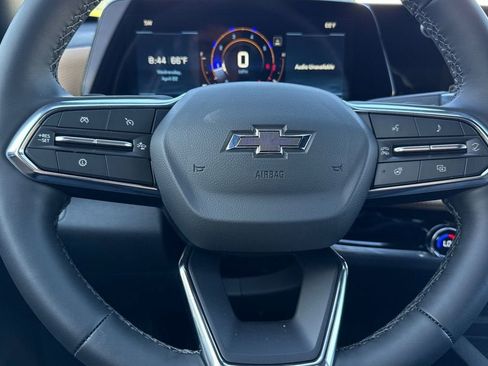 New 2026 Chevrolet Equinox ACTIV w/ Convenience Package III FWD image 24